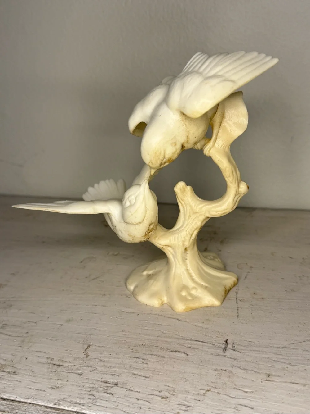 Vintage 1976 Wilton Plastic Wedding Cake Topper Kissing Birds, Love Birds Doves